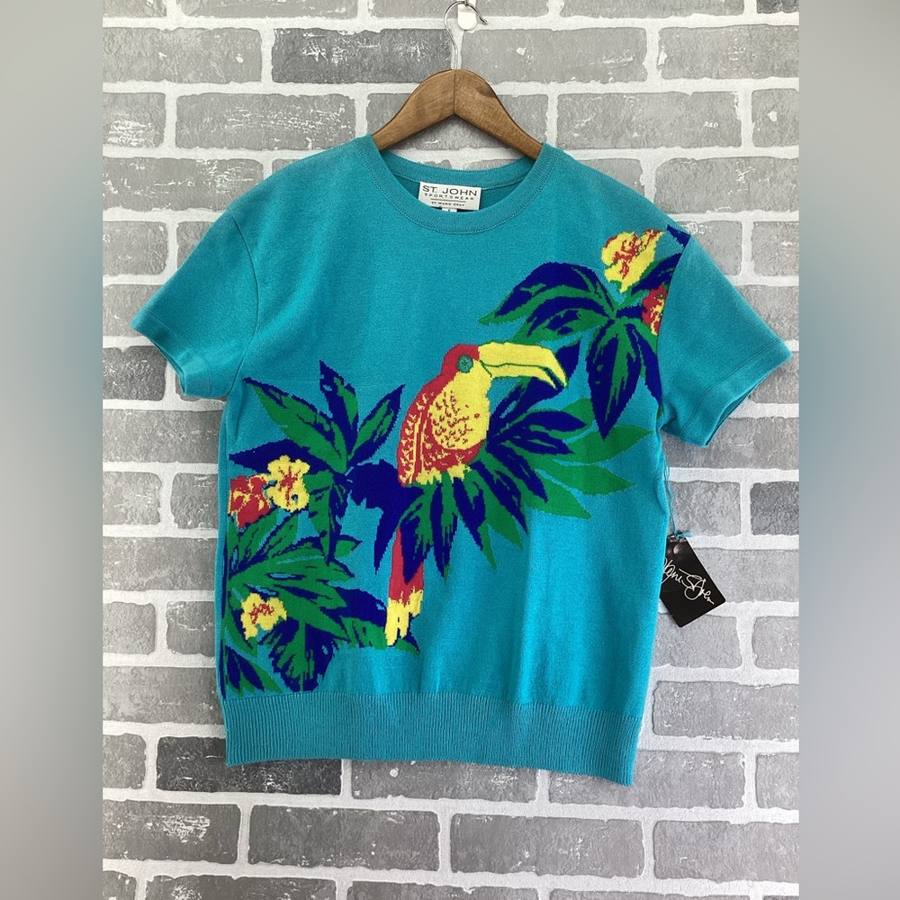 St‎ John Sportwear Blue Toucan Print Pullover Short Sleeve Sweater USA sz Small